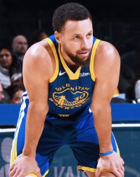 AG体育-格林恶犯巴特勒轰32分，库里27+3+7唐斯空砍两双，勇士力克尼克斯