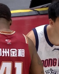 AG体育官方入口-再次单场送出6血帽！完爆浙江顶级内线，球迷：他可以替换周琦了